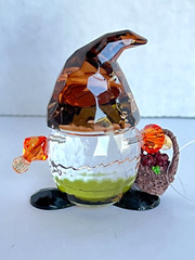 Ganz Crystal Expressions Acrylic Gnome Figurine w/Basket of Apples 2.5″