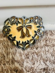 VINTAGE Heart Shaped SUNCATCHER Bows WINDOW Suncatcher