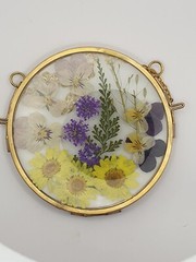 Wall Art, sun catcher, Dried Pressed Flowers in 4 inch dia Glass frame circle,
