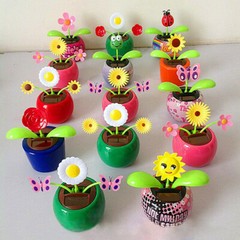 1x Solar Powered Flip Flap Flower Swing Dancing Toy Gift Decoration For Car Home