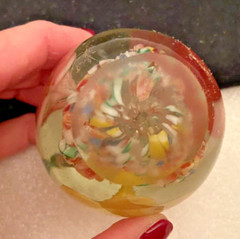 RARE VINTAGE 1940s-1960s MID-CENTURY GLASS PAPERWEIGHT PINK YELLOW RED FLOWERS