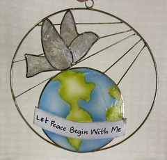 Suncatcher Capiz Shell World And Dove Peace Love W/Brass Wire 5”
