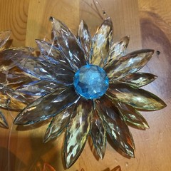 Set Of 4 Sun catchers Daisies Sparklers 5 Inch Each