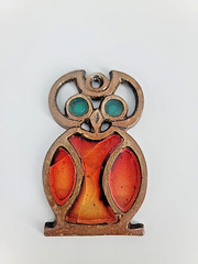 Vintage Owl Suncatcher MCM Orange & Green Faux Stained Glass Metal Frame 3.5″