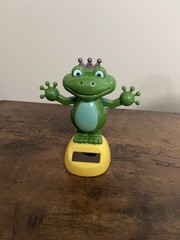 Solar Powered Dancing Toy FROG PRINCE Vtg