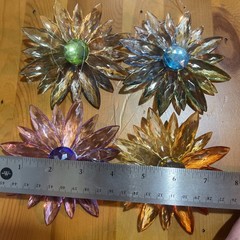 Set Of 4 Sun catchers Daisies Sparklers 5 Inch Each