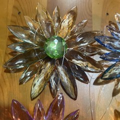 Set Of 4 Sun catchers Daisies Sparklers 5 Inch Each