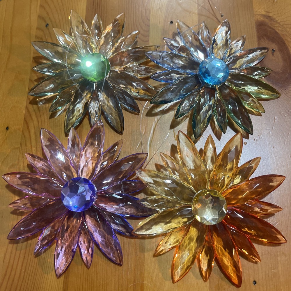 Set Of 4 Sun catchers Daisies Sparklers 5 Inch Each