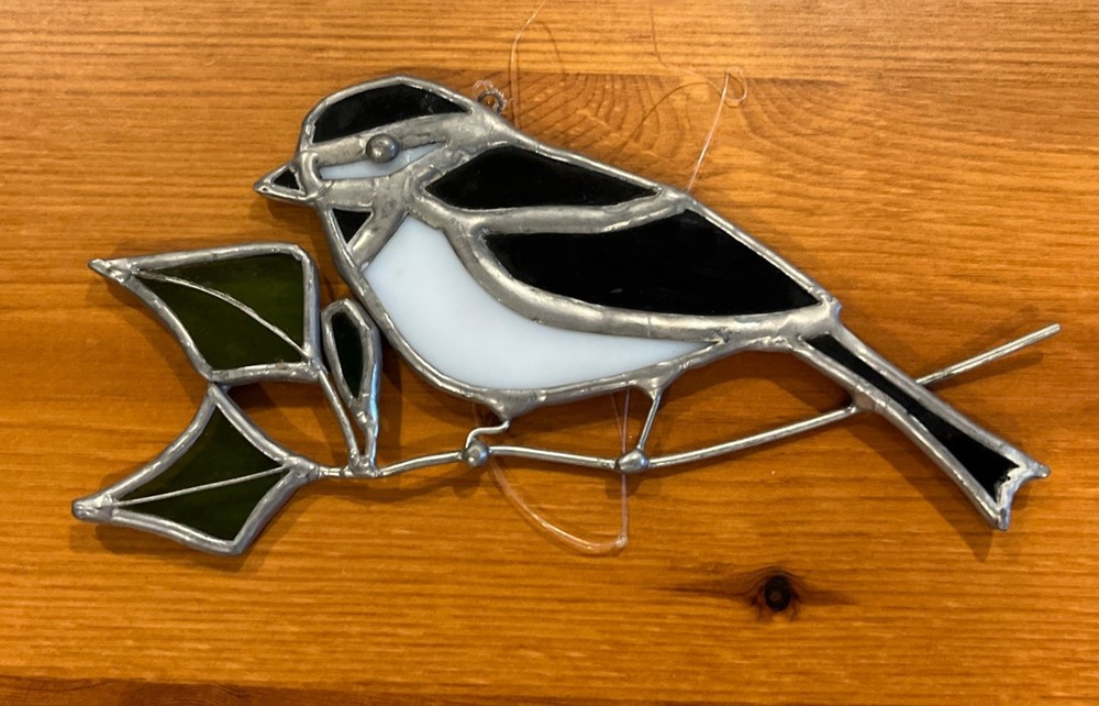 Stained Glass Gray Black Songbird Leaves Sun Catcher Window Ornament Bird 5 1/2″