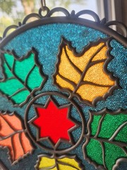 Vintage Maple Leaf Pattern Sun Catcher by Floralier Co. • 6⅞”