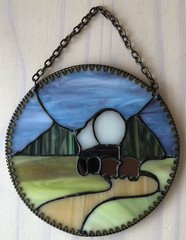 Vintage Stained Glass Suncatcher Covered Wagon Western Themed 5-5/8″ Diameter