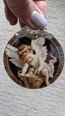 CHERUB SUN-CATCHER-ORNAMENT–GLASS/METAL–NEW