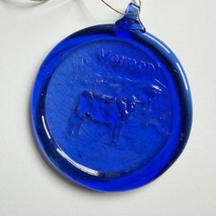 Vermont Pressed Glass Sun Catcher Cobalt Hanging Medallion Cow VTG Early 2000’s