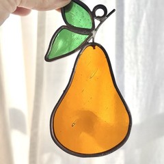 Vtg Glass Pear Suncatcher Golden Yellow Green Leaves 5”