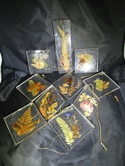 12 x Vintage Crafted Plastic with Wild Flower Wall Hangers- Sun Catchers