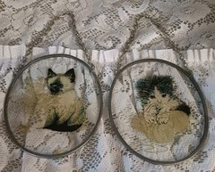 2 Beautiful Vintage Oval Sun Catchers w/ Cute Kitty Cats Kittens Siamese