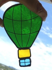 Vintage Stained Glass Hot Air Balloon Ornament Suncatcher Green 4.75″