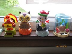 VINTAGE SOLAR POWER DANCING HOLIDAY LOT THANKSGIVING CHRISTMAS 9 PCS. OF FUN