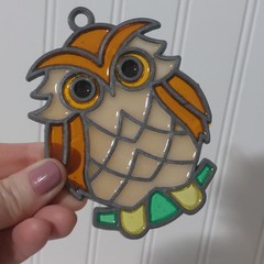 Vintage Y2K 1980’s Owl Hanging Stainglass Suncatcher Ornament 4″×3″