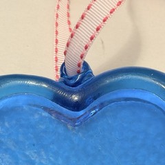Vintage Blue Suncatcher Medallion Pressed Art Glass Hearts 3.5 ” Home Decor Gift