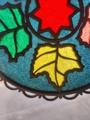 Vintage Maple Leaf Pattern Sun Catcher by Floralier Co. • 6⅞”