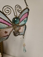 VTG STAINED GLASS 3D BUTTERFLY SUNCATCHER Dangling Beads Marble Body CHAIN Pink