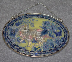 #7067 KITTEN PAMPERED PAWS MEDIUM OVAL HAND PAINTED GLASS DECOR 7″ X 5.5″
