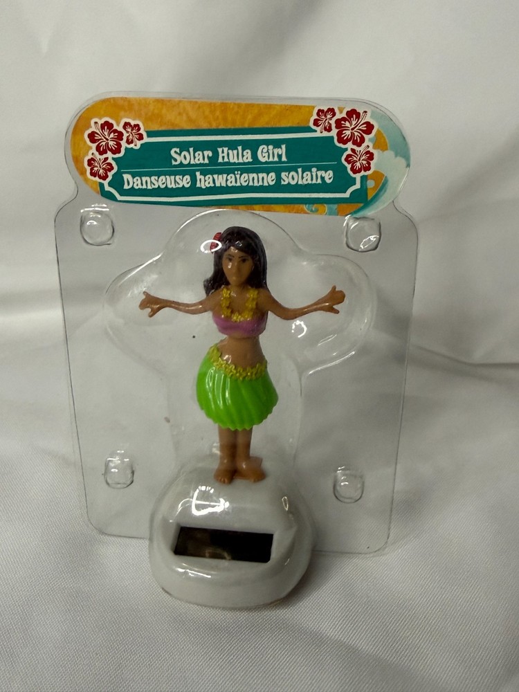 Solar Power Dancing Hula girl New in Package Green Skirt