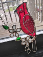 Stained Glass Cardinal Bird Flower Suncatcher Window Hanging Home Decor 5.5″ VTG