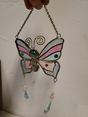 VTG STAINED GLASS 3D BUTTERFLY SUNCATCHER Dangling Beads Marble Body CHAIN Pink