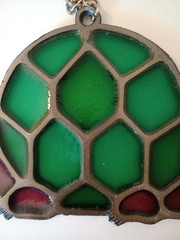 Vintage Heavy Metal & Acrylic Turtle Suncatcher Green & Red w/Chain 5.5″ x 6.5″