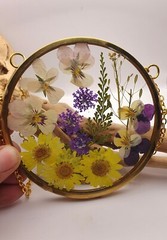 Wall Art, sun catcher, Dried Pressed Flowers in 4 inch dia Glass frame circle,