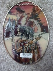 Handpainted Amia 7 Inch Oval Wolves Suncatcher