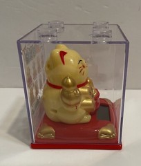 Solar Powered Maneki Neko Welcoming Lucky Beckoning Hands Waving Fortune Cat!!