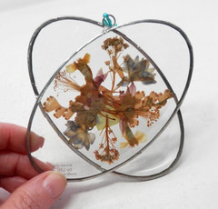 Stained Glass by Linda Pressed Flower Suncatcher Panel USA 4″ Beveled Ovals