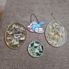 Set Of 4 Hand Painted Glass Suncatchers 4 To 7″ Tall Birds