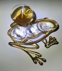 Mascot International Austrian Crystal and Gold Plated Frog Suncatcher