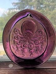 Amethyst Purple Art Glass Suncatcher – Vintage Style Octopus Medallion Approx 4″