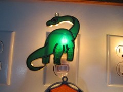 VTG LOT OF 6 BEAUTIFUL ASSTD-STAINED GLASS STYLE NIGHT LITE LIGHTS /SUNCATCHERS
