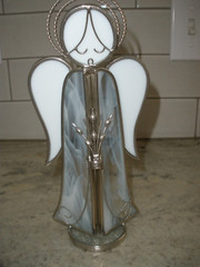 Vintage Suncatcher 8.5″ Angel Holding Wheat Clear and White