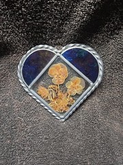 VTG Lasting Impressions Stained Glass Suncatcher Pressed Real Flowers 5×5 Inches