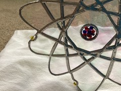 Unique Vtg Iridescent Atom Sun Catcher 7”x6” Five Electrons Beaded Nucleus