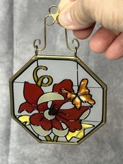 Vtg Octagon Glass Suncatcher Floral Butterfly Design 3 1/4″ Super Radiance Art