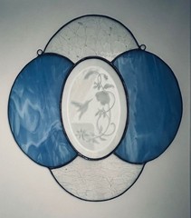VINTAGE OVAL STAINED GLASS HUMMINGBIRD SUNCATCHER – CRACKLE GLASS AND BLUE
