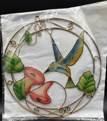 Capiz Creations Pearlized Shell Suncatcher Hummingbird, Calla Lillies 7.5″ D-NOS