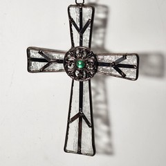 Clear Stained Glass Hanging Cross Metal Sun Catcher 6”x4.5” Green Ornate Center
