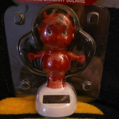 Solar Powered Dancing Devil Bobble Head Toy Sun Catcher Valentines Day Red Black
