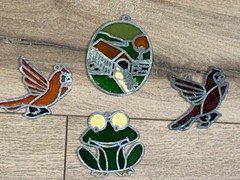 Vintage Sun Catchers Stained Glass Acrylic and Metal Frog Birds Lot Of 4