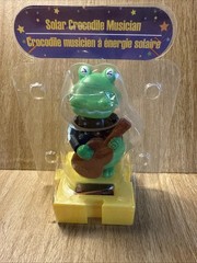 CROCODILE MUSICIAN Guitar SOLAR POWERED BOBBLE HEAD DANCING TOY Windowsill Gift