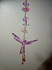 Dragonfly & Flowers Acrylic Suncatcher in pink/yellow Dangeling Beads